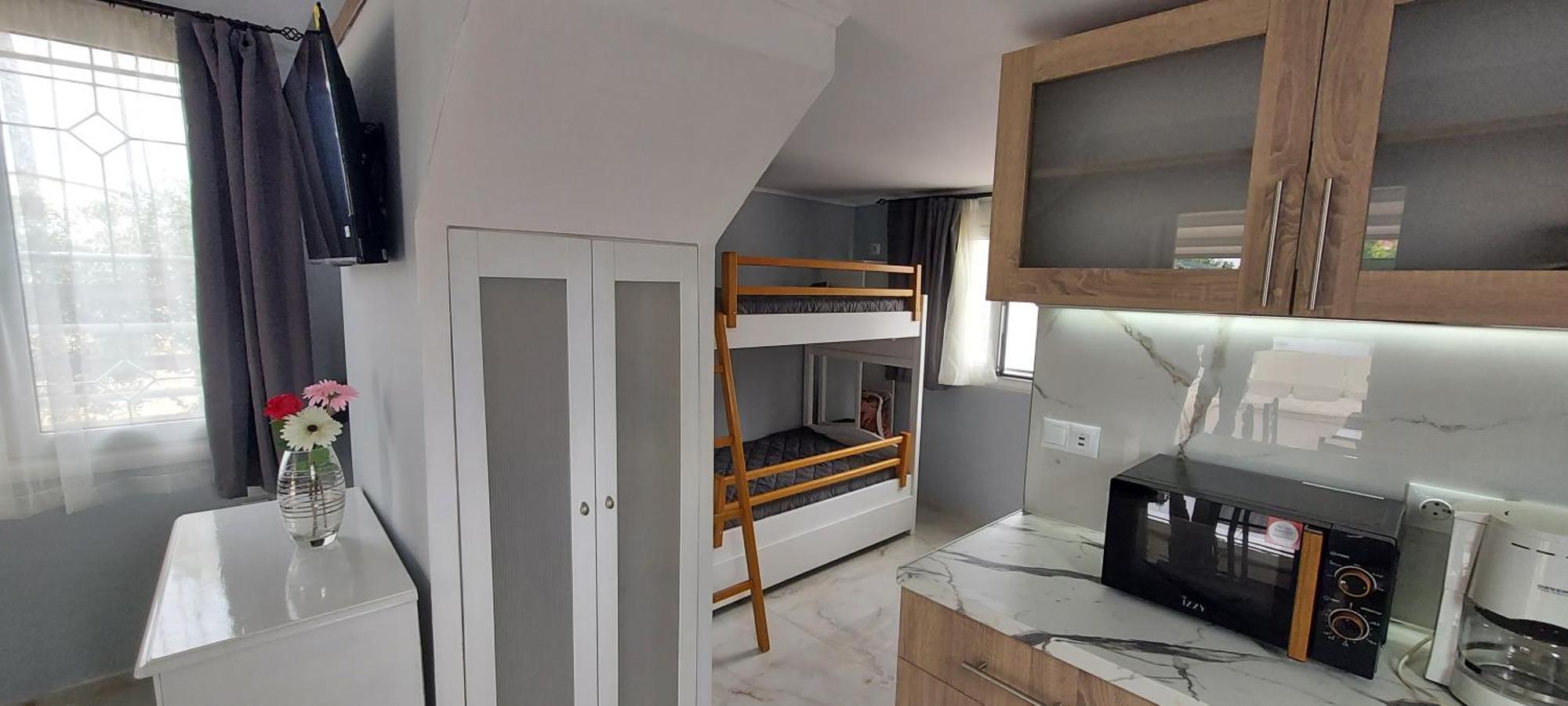 Filio'S Loft Near Airport Vila Loútsa Exterior foto